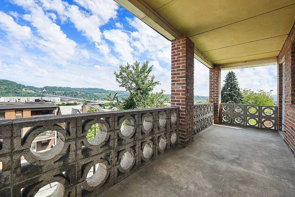 1 bed, $1,200 — Photo 2