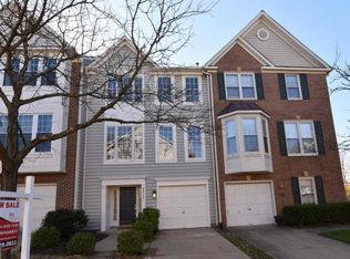 43115 Holtby Sq, Chantilly, VA 20152