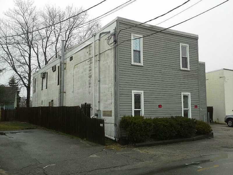 2nd image of 20 India St