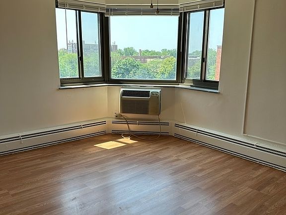 4th image of 7337 S Shore Dr #628
