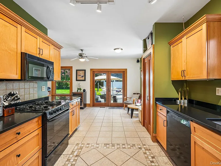 281 Piermont Ave — Photo 17