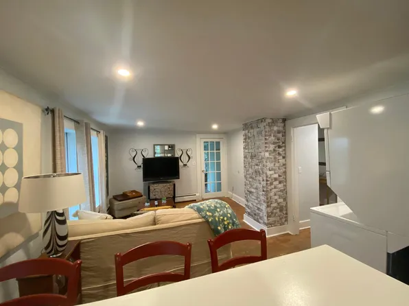 328 Park St #B, Great Barrington, MA 01230