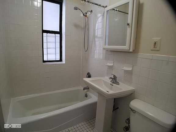 4th image of 2741 Sedgwick Ave APT 2C