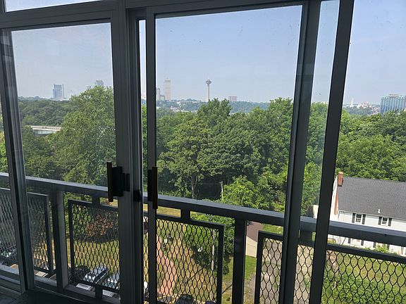 5th image of 151 Buffalo Ave #0