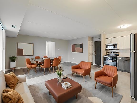 3rd image of 2301 Woodward St #708