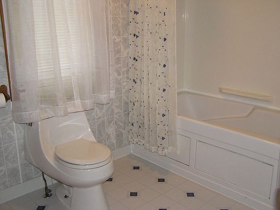 Full bath on frist floor with jacuzzi tub