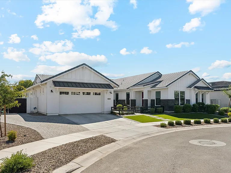 20717 E Pummelos Rd — Photo 3