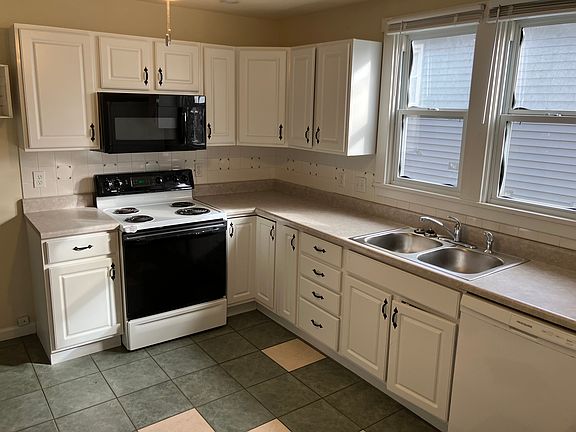 4th image of 519 Tompkins St