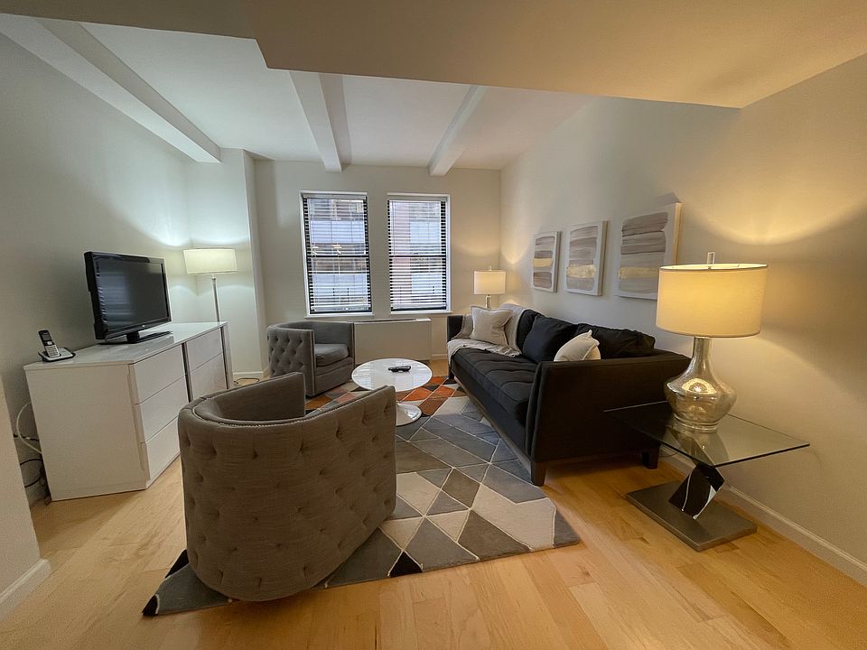 1st image of 150 W 51st St Unit 72