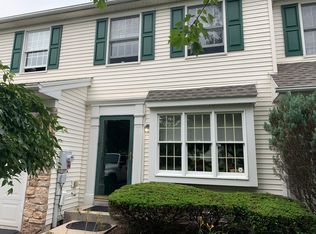 2879 Hope Ridge Dr, Easton, PA 18045