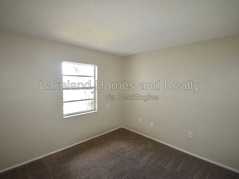 1204 Honeytree Ln W — Photo 45