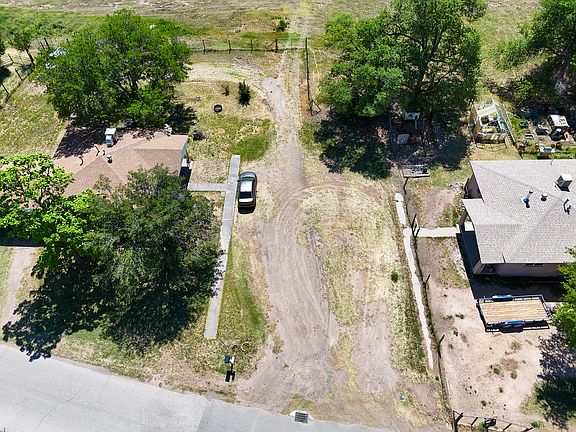 3rd image of Desoto Ave
