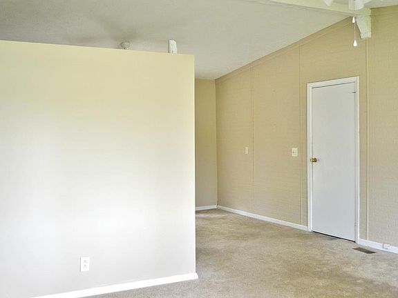 3rd image of 201 Stratmore St