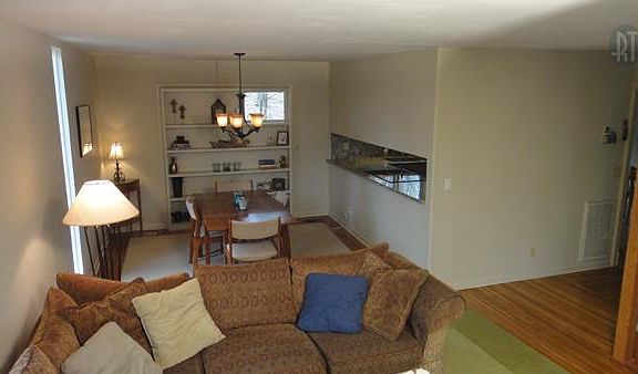 4th image of 5977 Asberry Ct