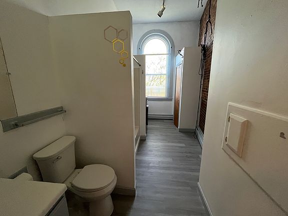 Bathroom with washer/dryer