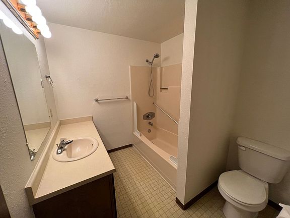 5th image of 1860 NE Foothill Blvd #60A