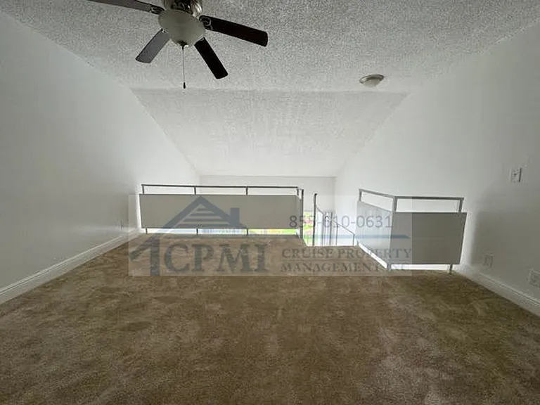 2930 Forest Hills Blvd — Photo 37