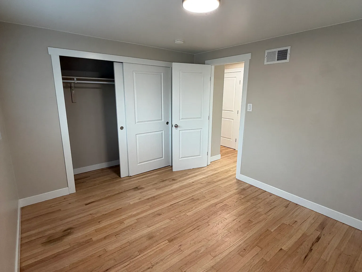 2 bed, 900 sqft, $2,250 — Photo 4