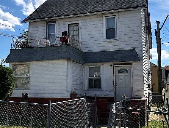 2nd image of 2720 Humphrey St