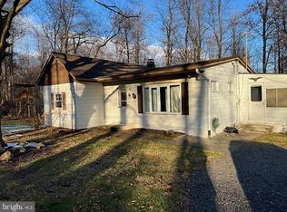 80 Beckers Grv, Oley, PA 19547