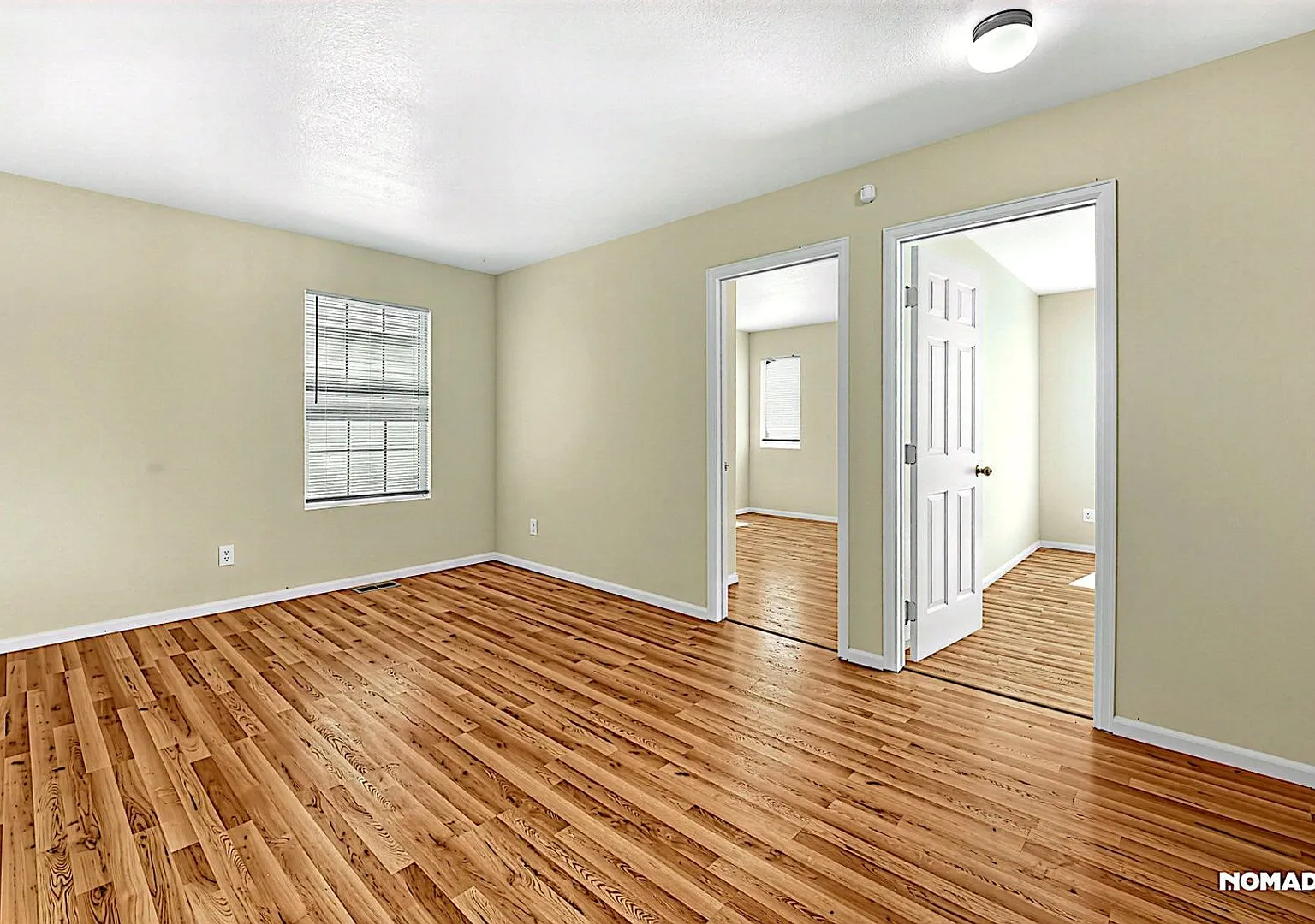Charming 4BR House in Aurora — Photo 4