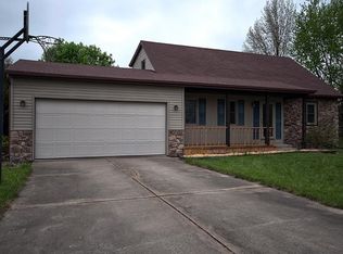18109 Hedgewood Dr, Goshen, IN 46526