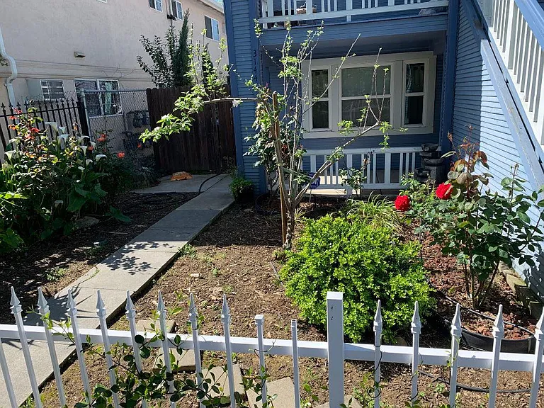 3146 2nd Ave #UPSTAIRS — Photo 3