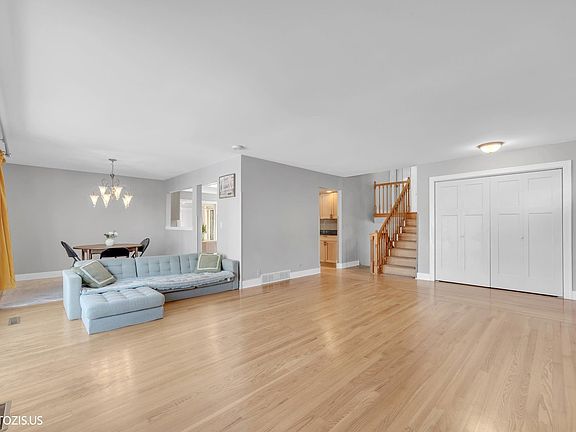 4th image of 1530 Miami Ln