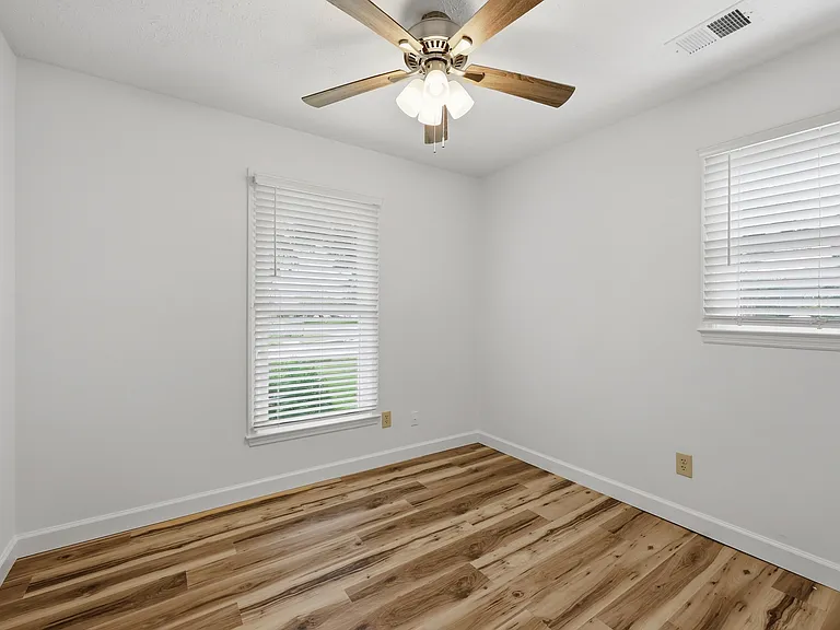 199 Dunroven Dr — Photo 16