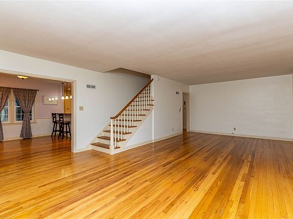 4th image of 3104 Rainbow Dr