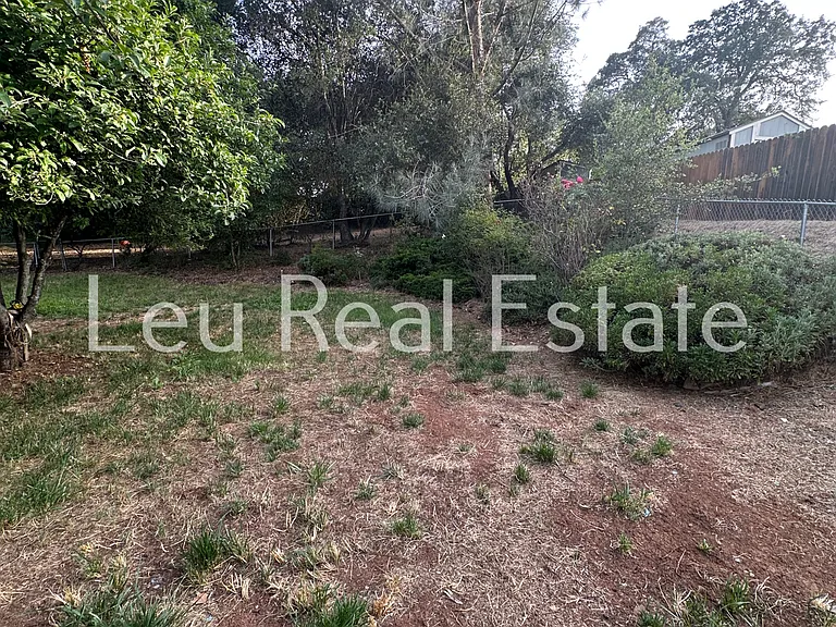 2720 Wentworth Rd — Photo 22