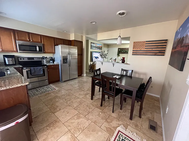 4422 S Beech Way — Photo 4