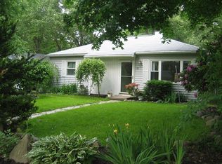 10 Mollusk Dr, Saunderstown, RI 02874