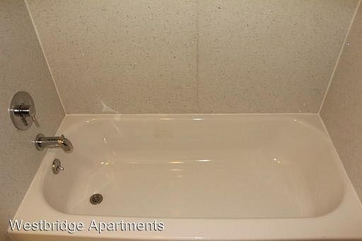 4th image of 111 E Quincy St APT 3