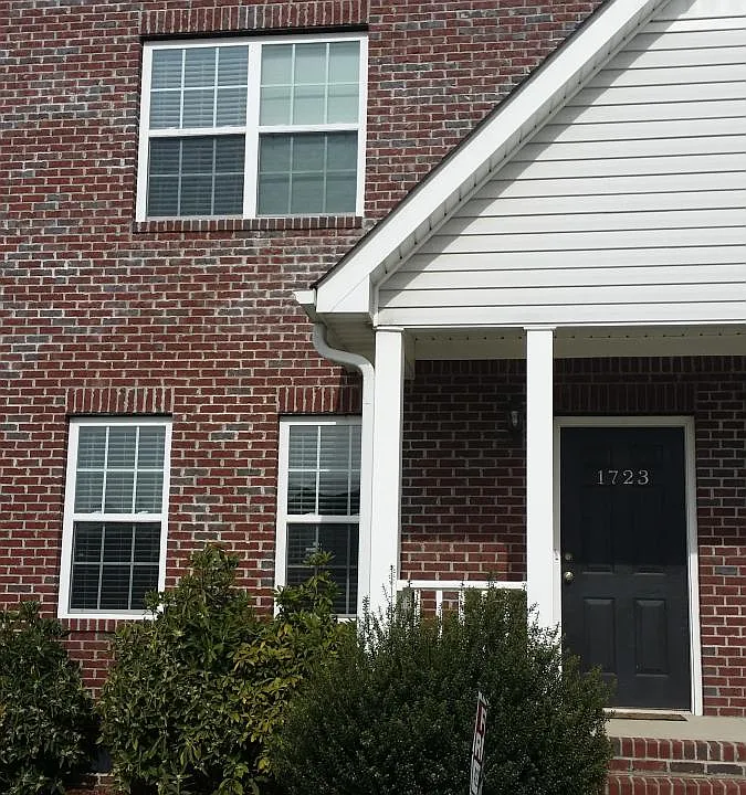 1723 New Castle Dr NE #TOWNHOUSE