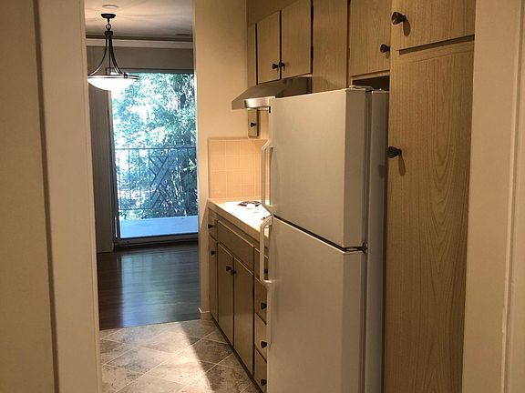 4th image of 191 Throckmorton Ave #6B