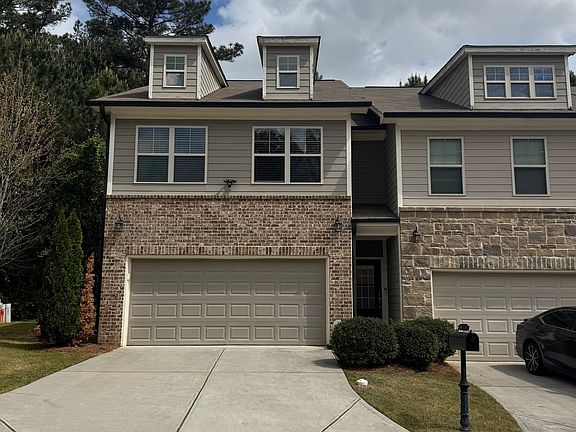 2nd image of 402 Mulberry Row SE