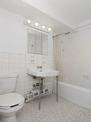 Sold by Sotheby's International Realty | media 11