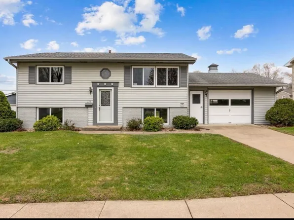 228 Lenora Dr NW, Cedar Rapids, IA 52405