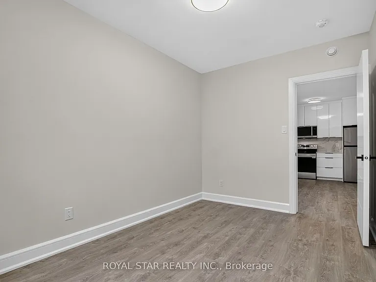 522 Mutual St #B — Photo 12