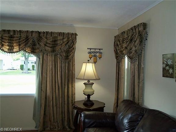 4th image of 447 Ambler Dr