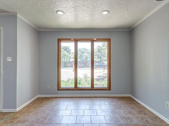 5th image of 1101 Poplar St