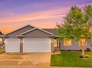 2249 Bluegrass St, Marion, IA 52302