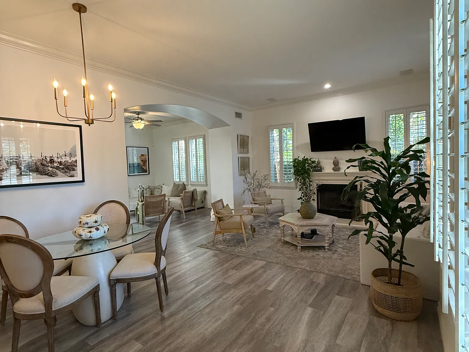 3 bed, 2.5 bath, 2204 sqft, $8,000 — Photo 1