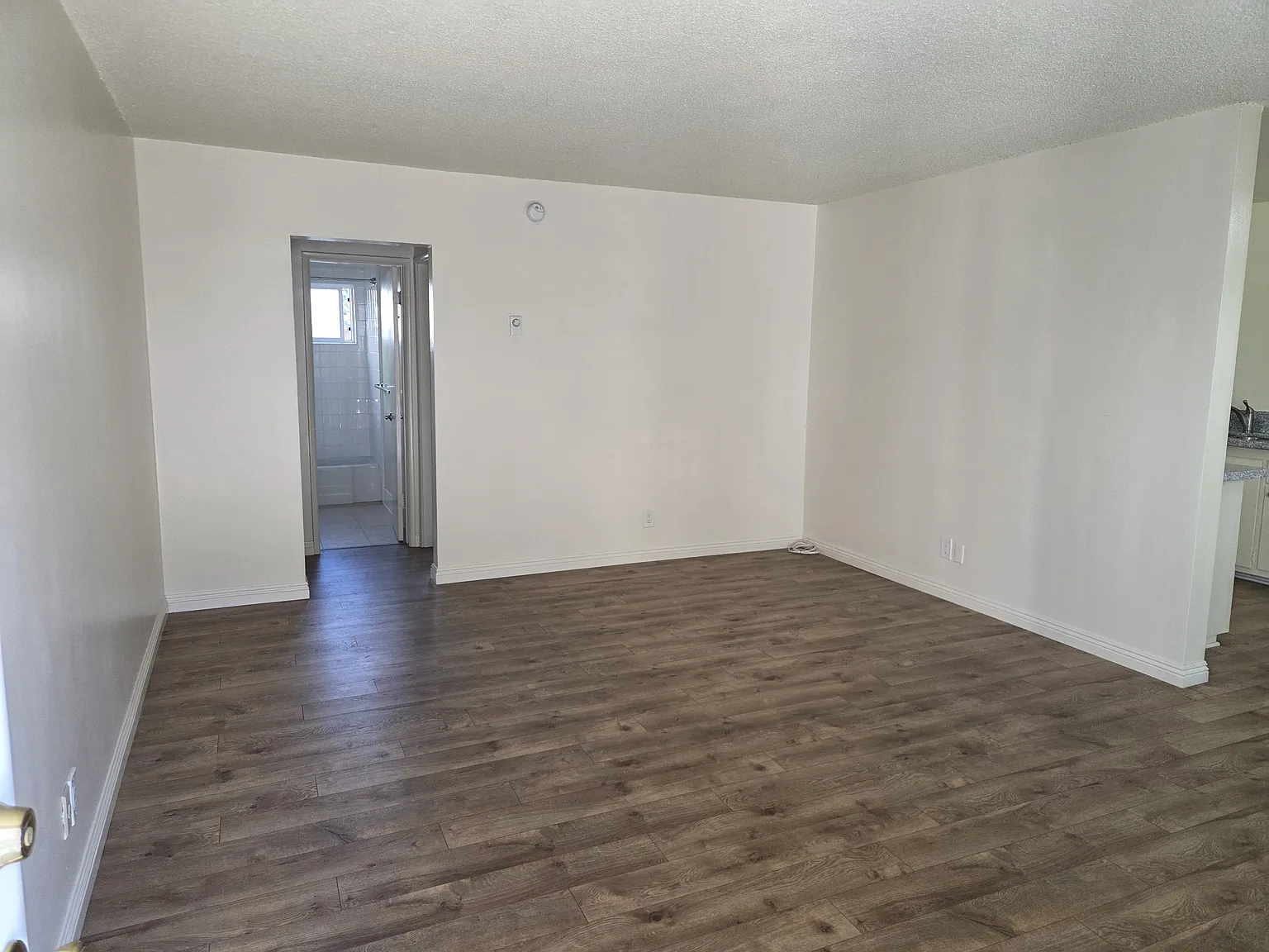 Moracambe Manor Apartments — Photo 3