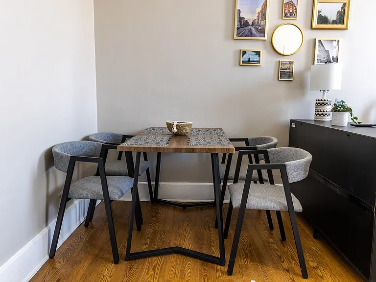 132 W Court St #4 — Photo 2