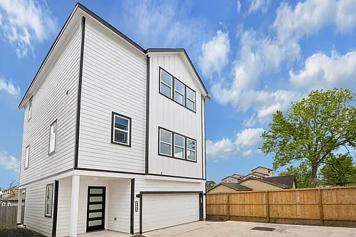 424 Sikes St Photo 1