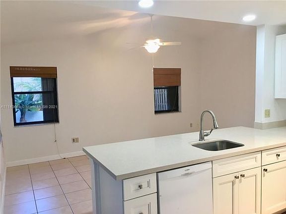 5th image of 6111 Manchester Ln