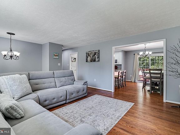 4th image of 37636 Handel Dr