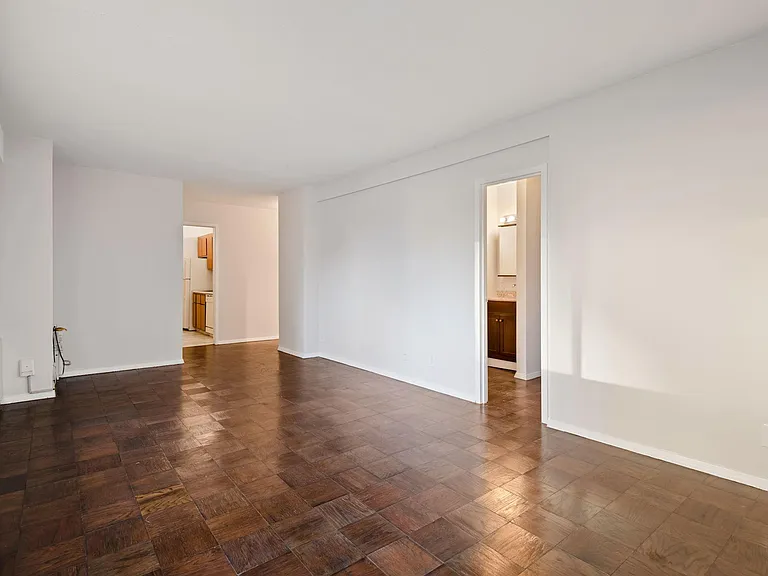 4515 Willard Ave #720S — Photo 17